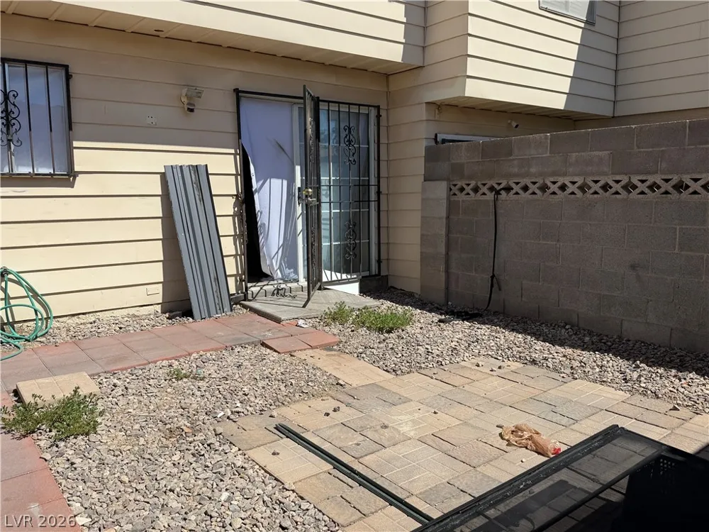 5052 Mountain Vista Street Las Vegas, NV 89120