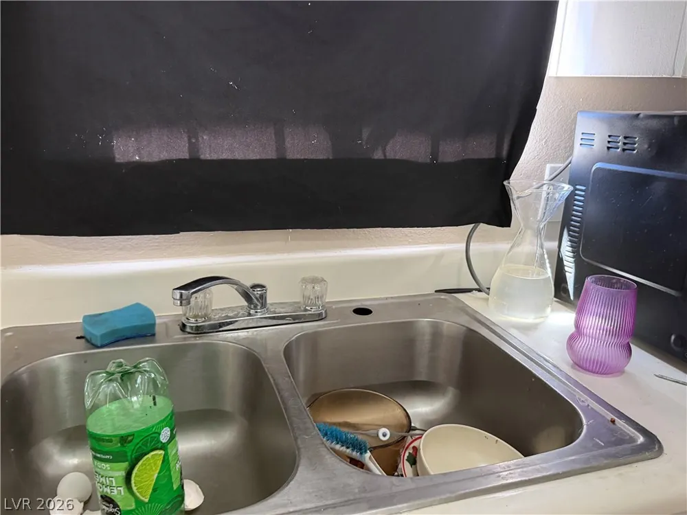 5052 Mountain Vista Street Las Vegas, NV 89120