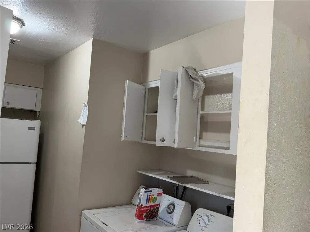 5052 Mountain Vista Street Las Vegas, NV 89120