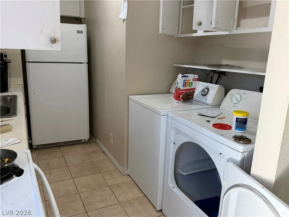 5052 Mountain Vista Street Las Vegas, NV 89120