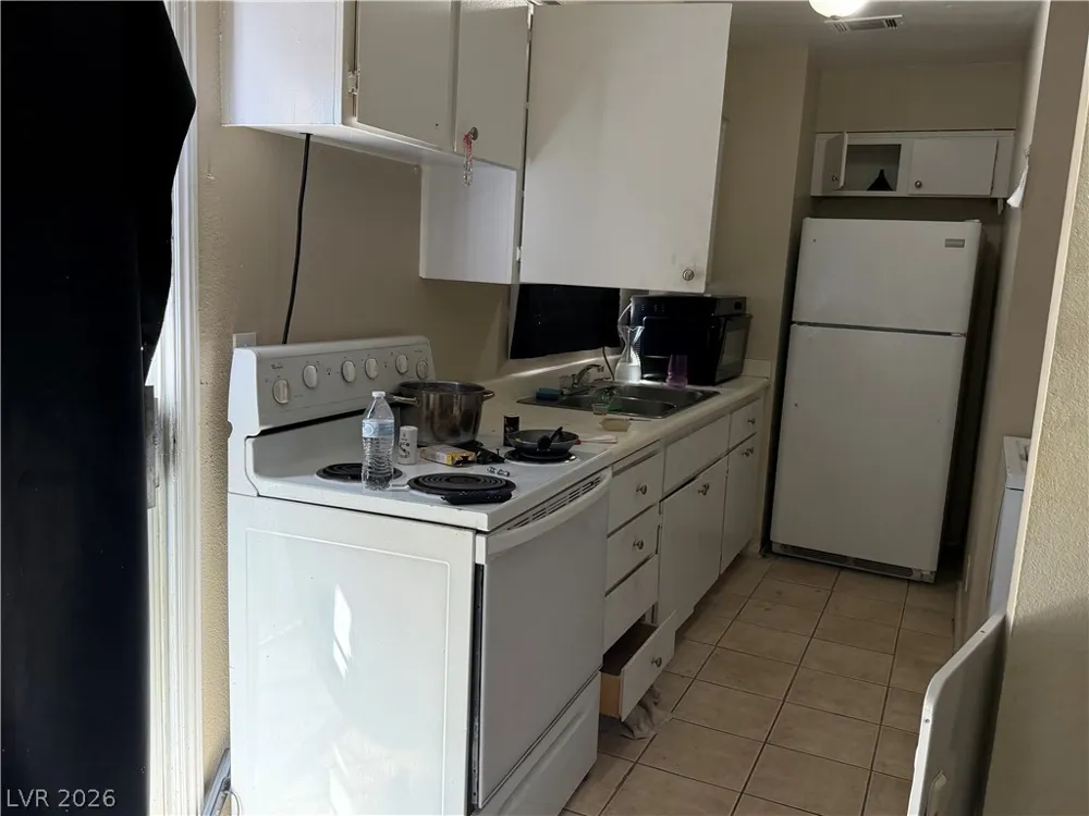 5052 Mountain Vista Street Las Vegas, NV 89120