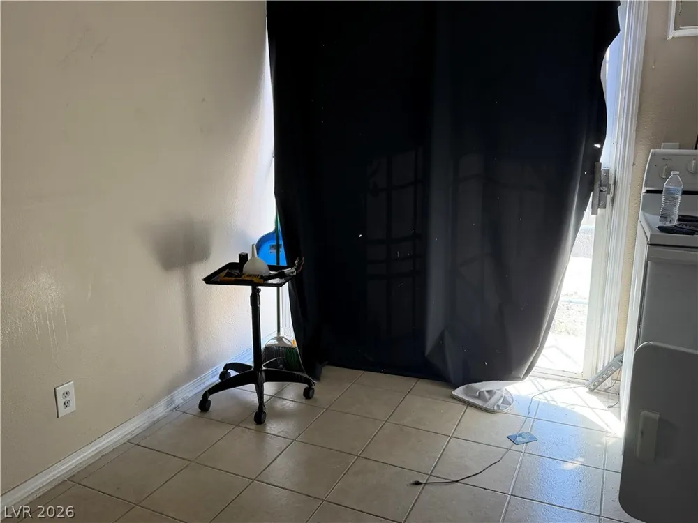 5052 Mountain Vista Street Las Vegas, NV 89120