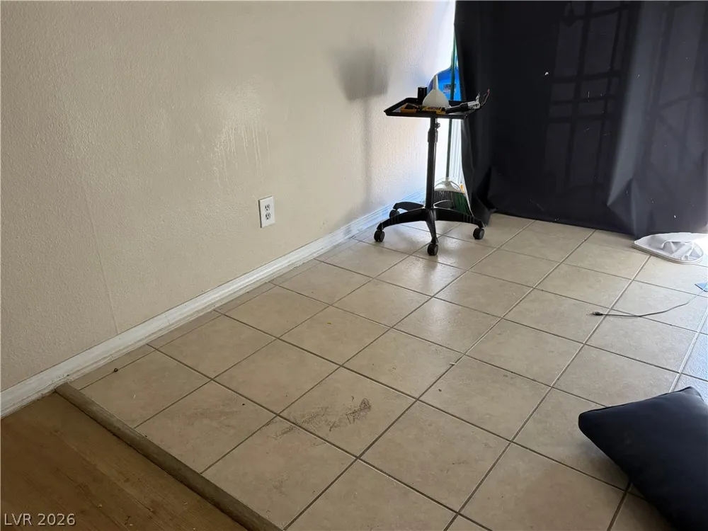 5052 Mountain Vista Street Las Vegas, NV 89120