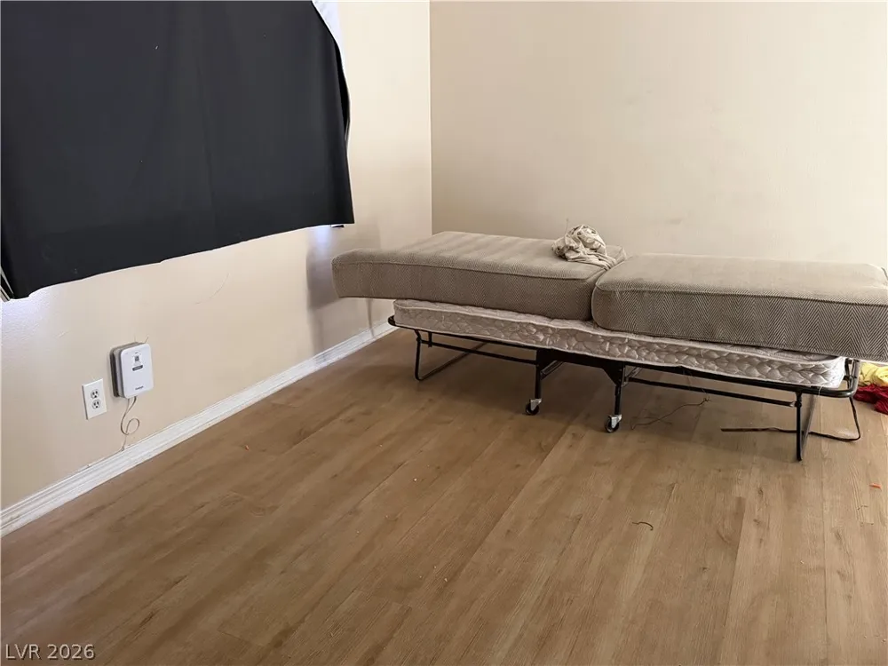 5052 Mountain Vista Street Las Vegas, NV 89120