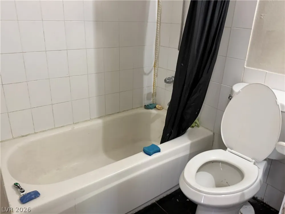 5052 Mountain Vista Street Las Vegas, NV 89120
