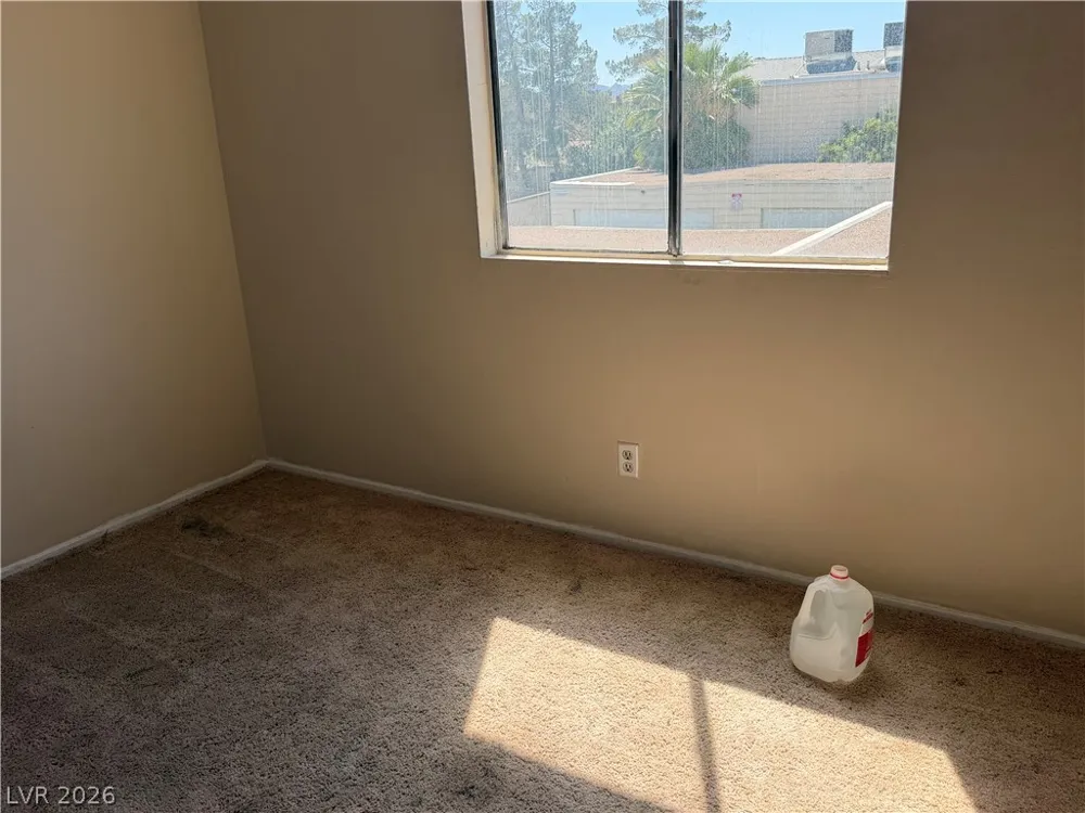 5052 Mountain Vista Street Las Vegas, NV 89120