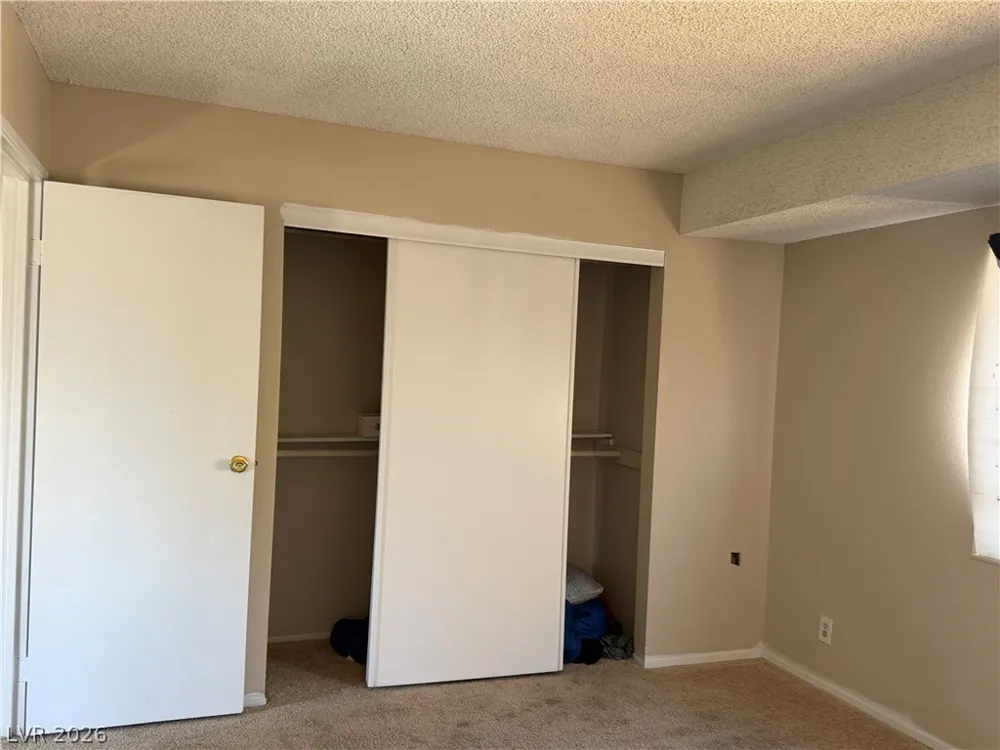 5052 Mountain Vista Street Las Vegas, NV 89120