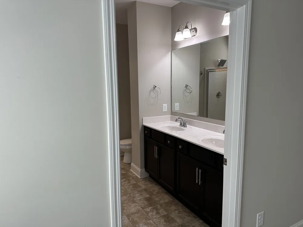 1413 Woodside Dr Lebanon, TN 37087