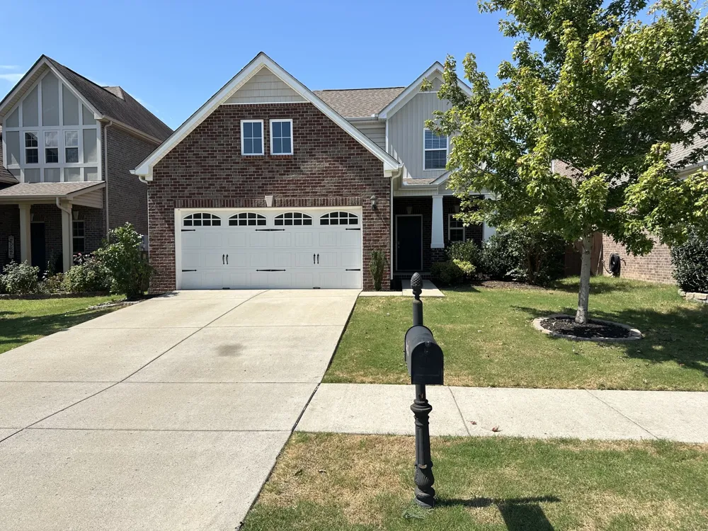 1413 Woodside Dr Lebanon, TN 37087