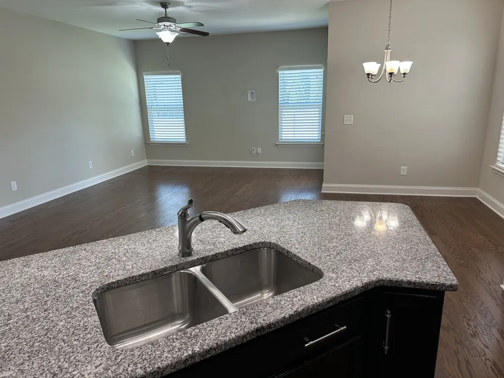 1413 Woodside Dr Lebanon, TN 37087