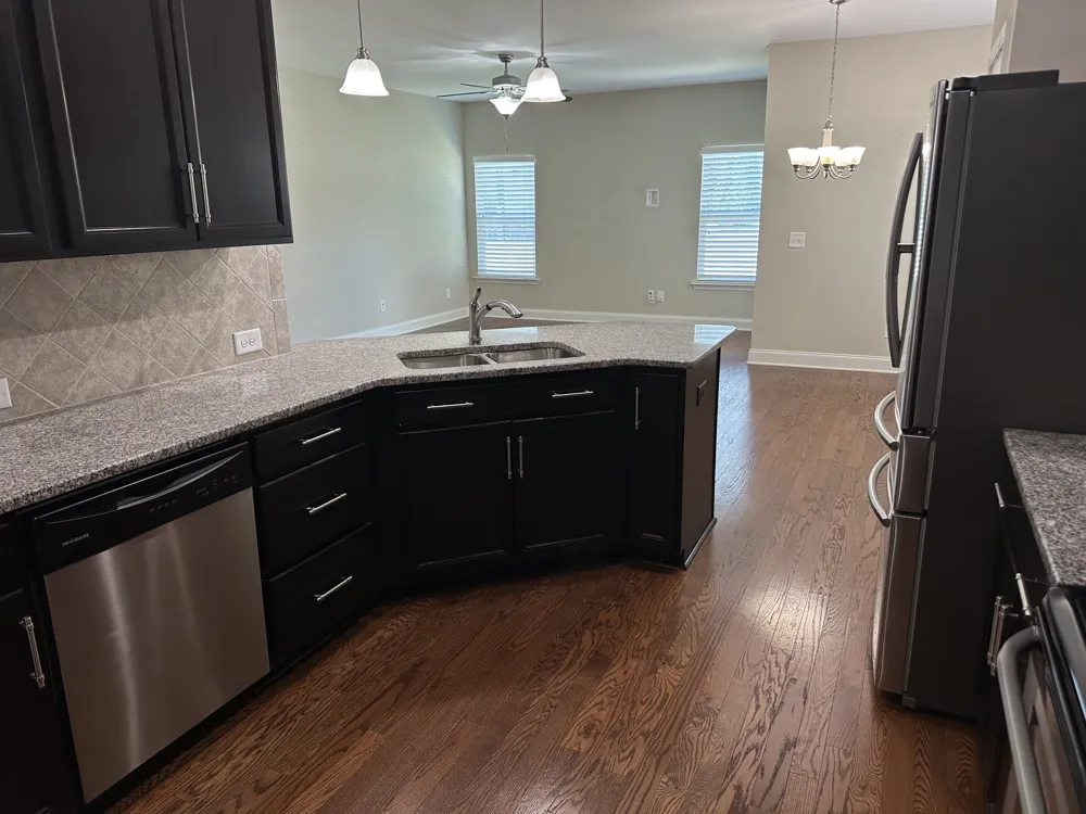 1413 Woodside Dr Lebanon, TN 37087