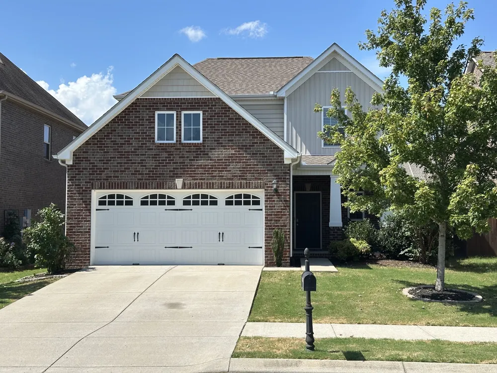 1413 Woodside Dr Lebanon, TN 37087