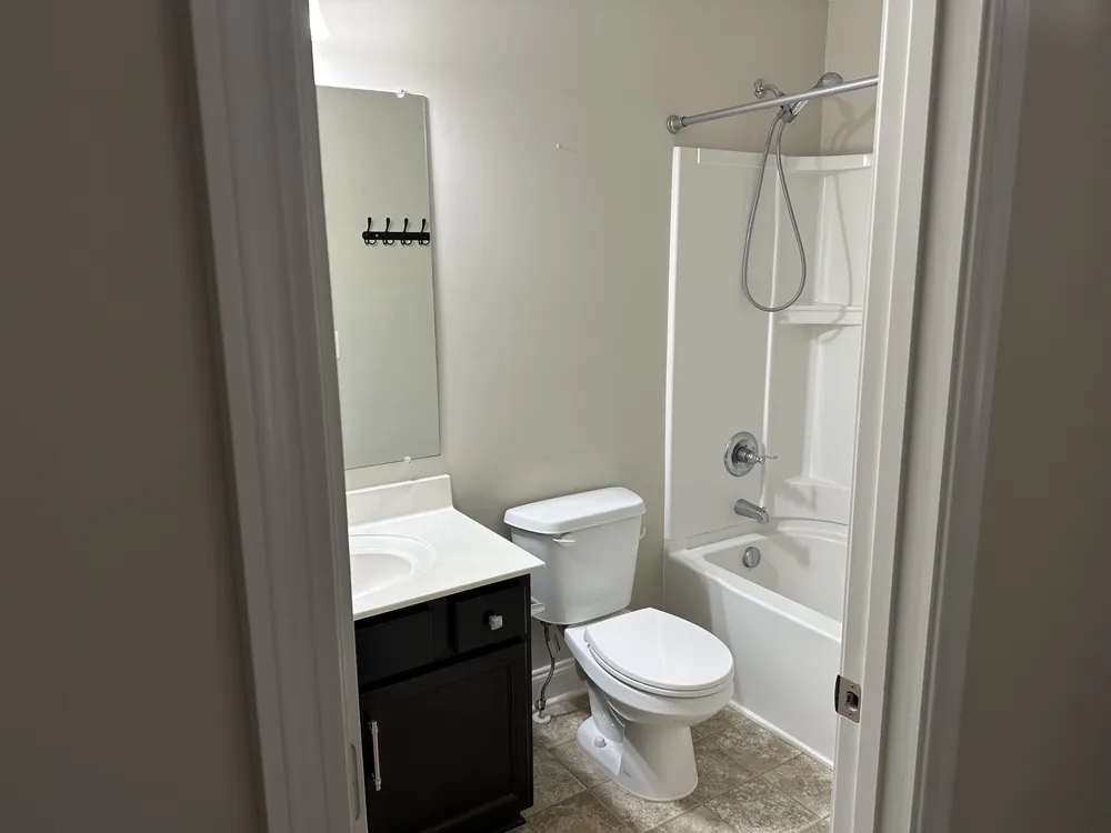 1413 Woodside Dr Lebanon, TN 37087