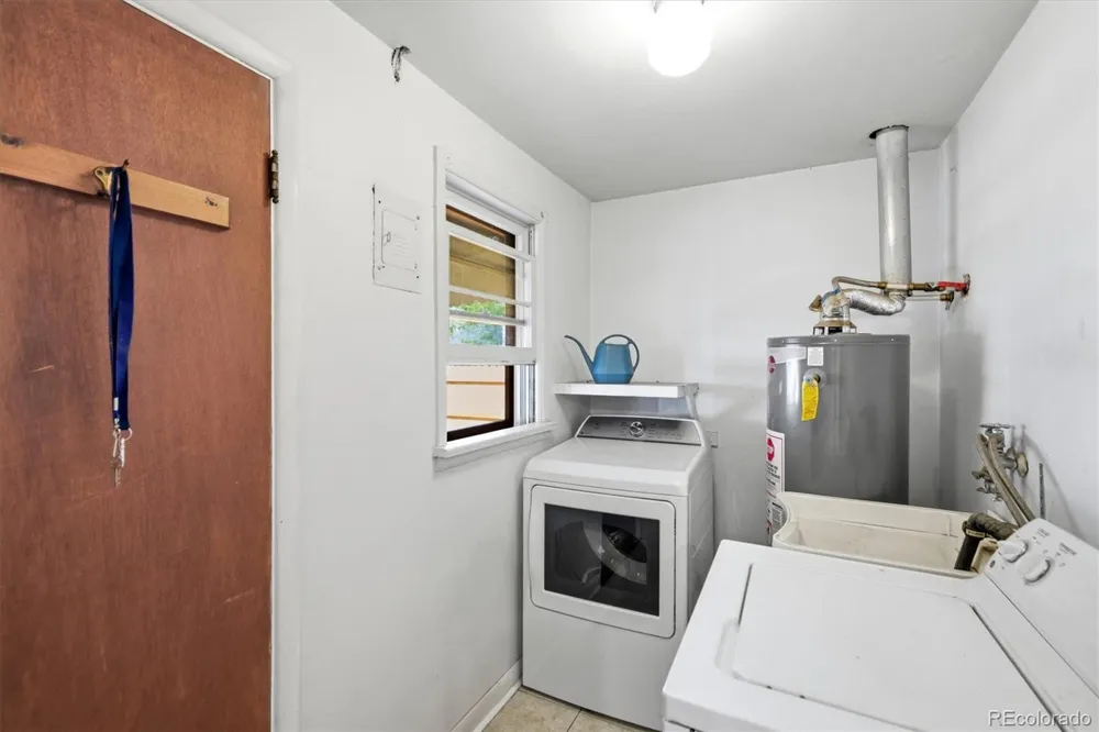 195 Perry Street Denver, CO 80219