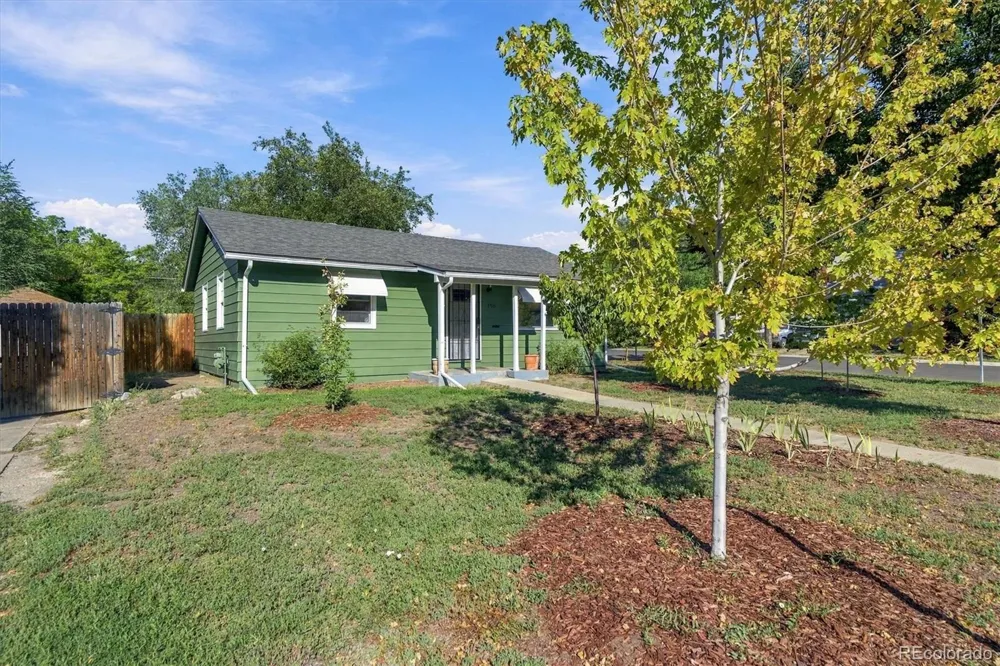 195 Perry Street Denver, CO 80219