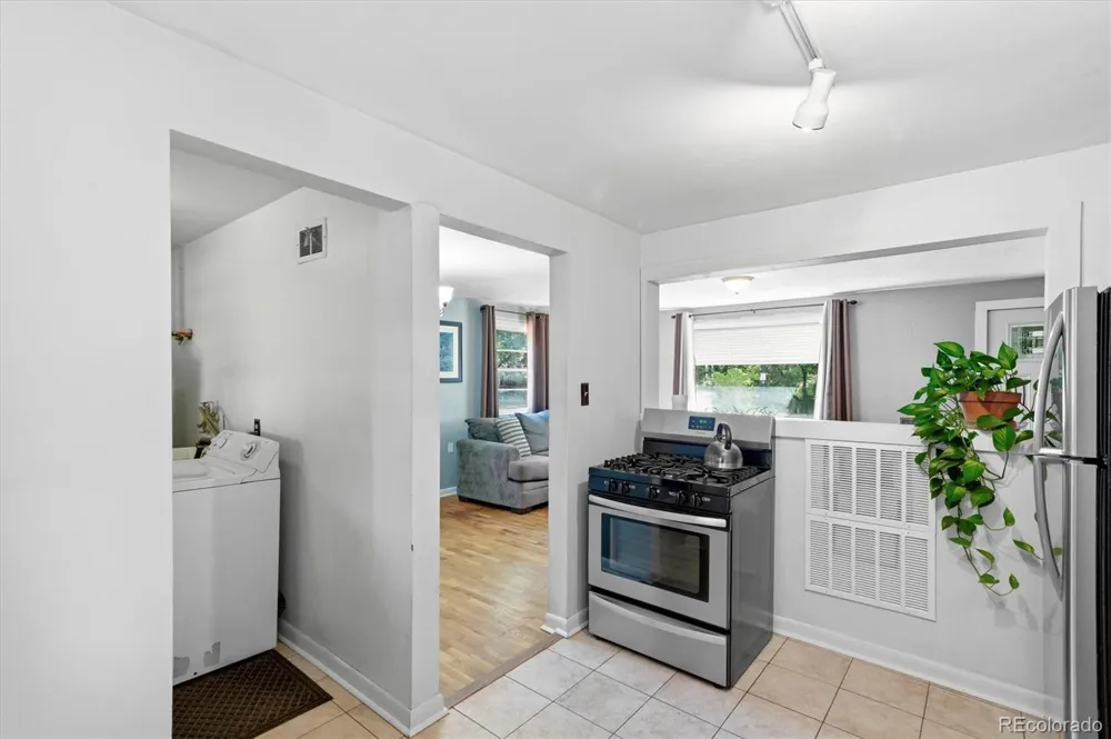 195 Perry Street Denver, CO 80219