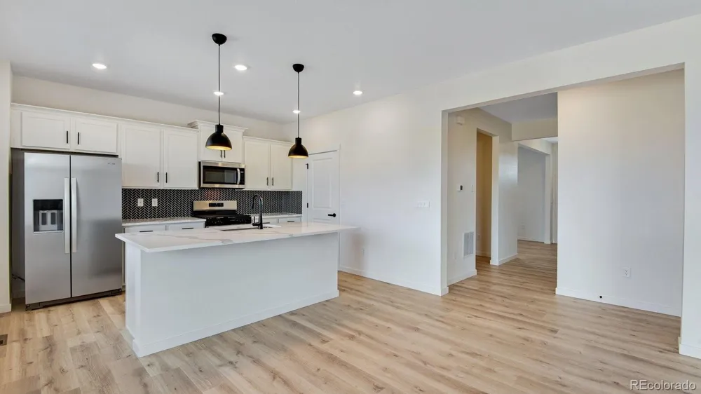 43092 Castle Stuart Street Elizabeth, CO 80107