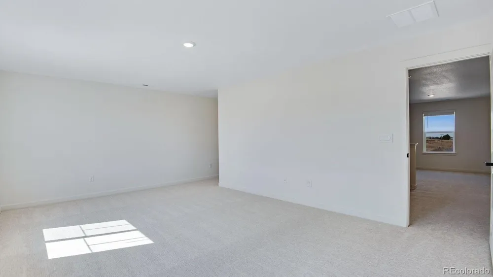 43092 Castle Stuart Street Elizabeth, CO 80107