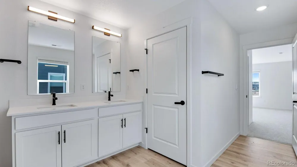43092 Castle Stuart Street Elizabeth, CO 80107