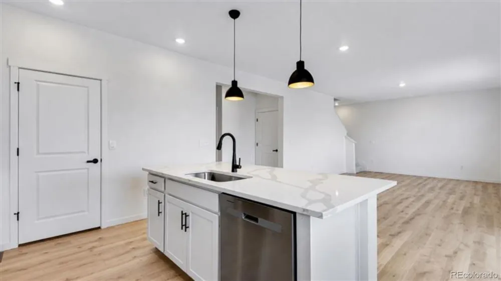 43092 Castle Stuart Street Elizabeth, CO 80107