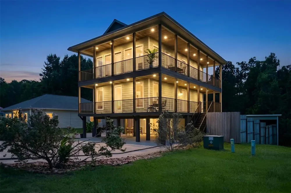 201 W Coco Loop Point Blank, TX 77364