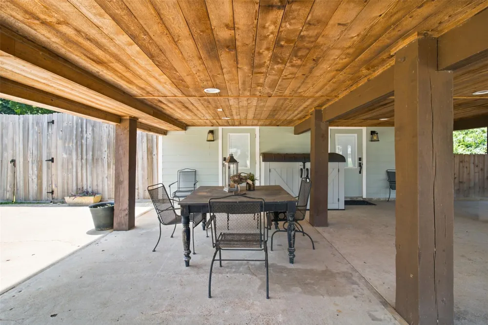 201 W Coco Loop Point Blank, TX 77364