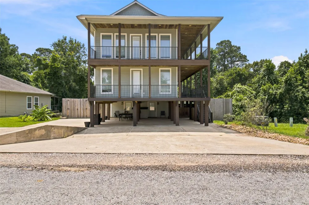 201 W Coco Loop Point Blank, TX 77364