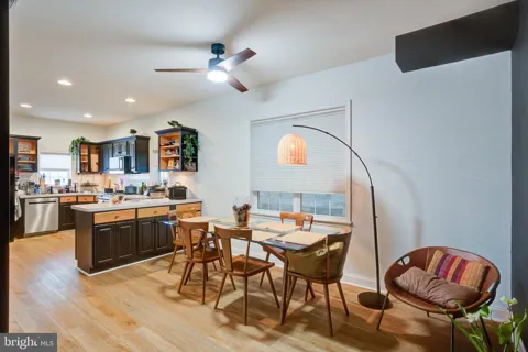 881 5TH STREET