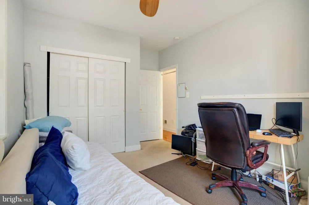 881 5TH STREET Philadelphia, PA 19123