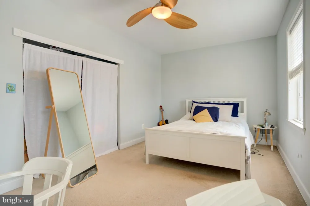 881 5TH STREET Philadelphia, PA 19123