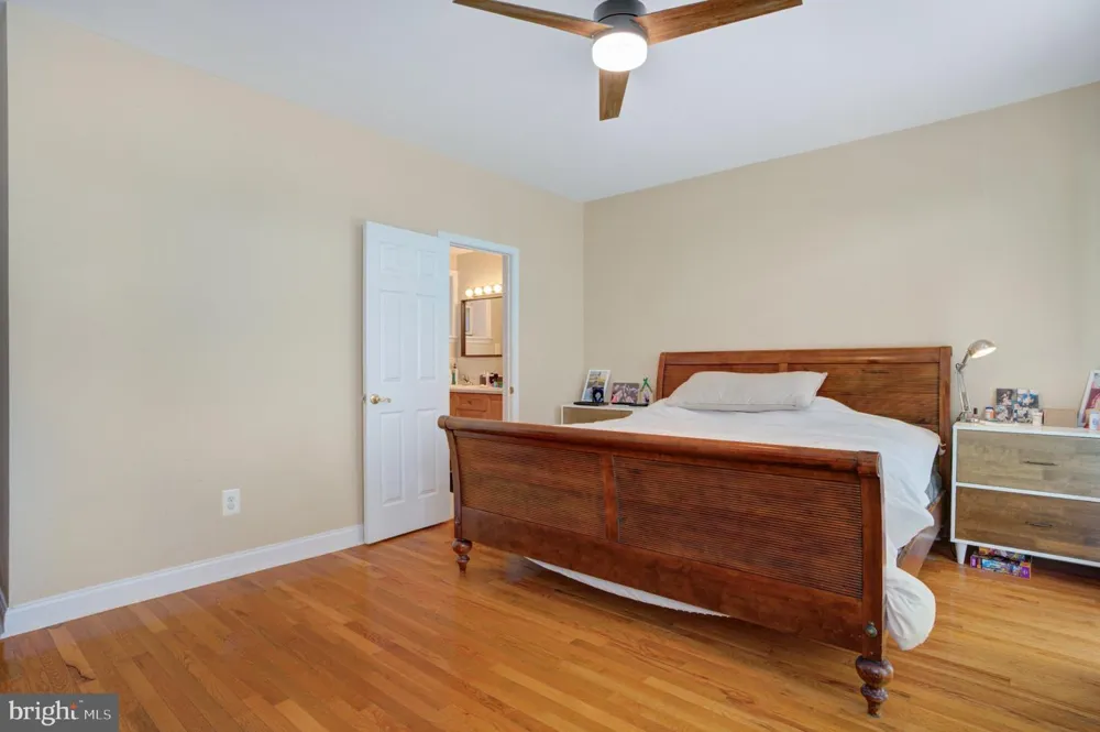881 5TH STREET Philadelphia, PA 19123
