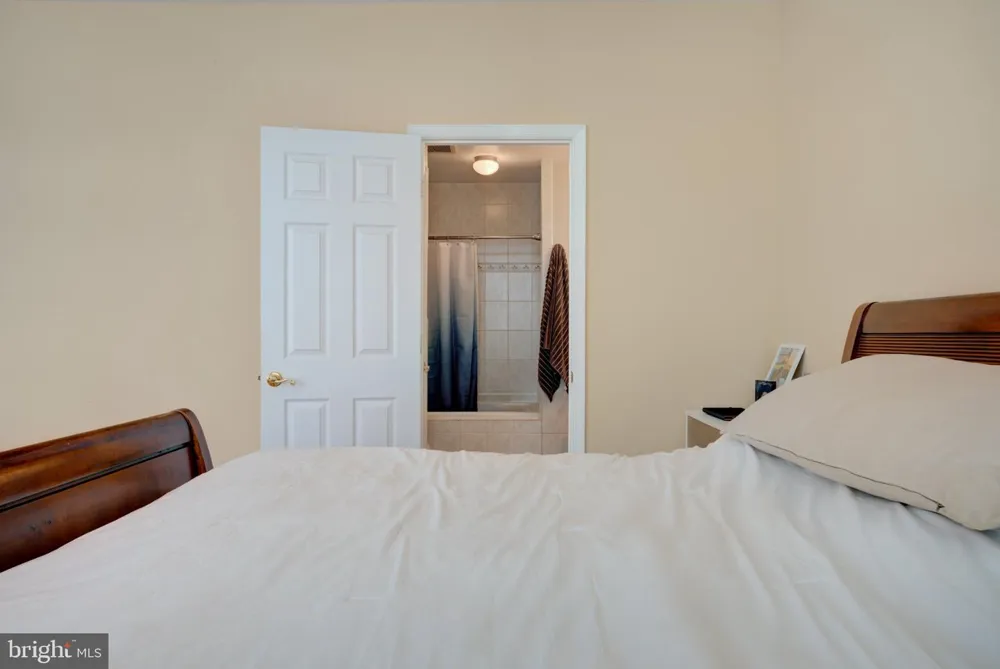 881 5TH STREET Philadelphia, PA 19123