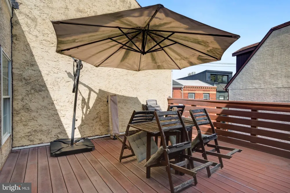 881 5TH STREET Philadelphia, PA 19123