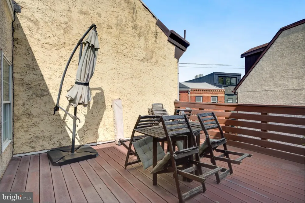 881 5TH STREET Philadelphia, PA 19123