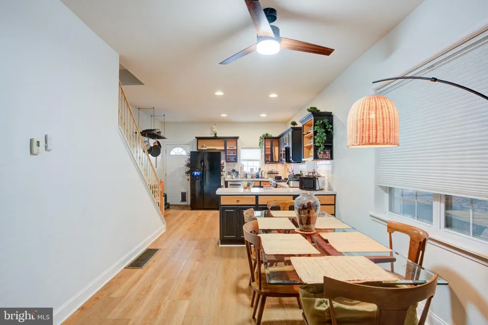 881 5TH STREET Philadelphia, PA 19123