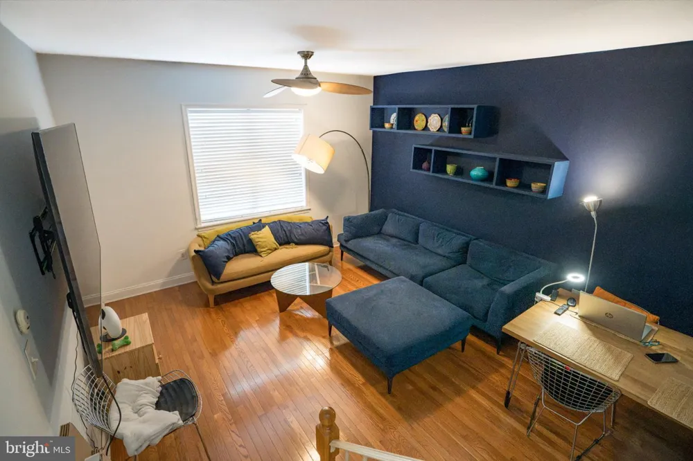 881 5TH STREET Philadelphia, PA 19123
