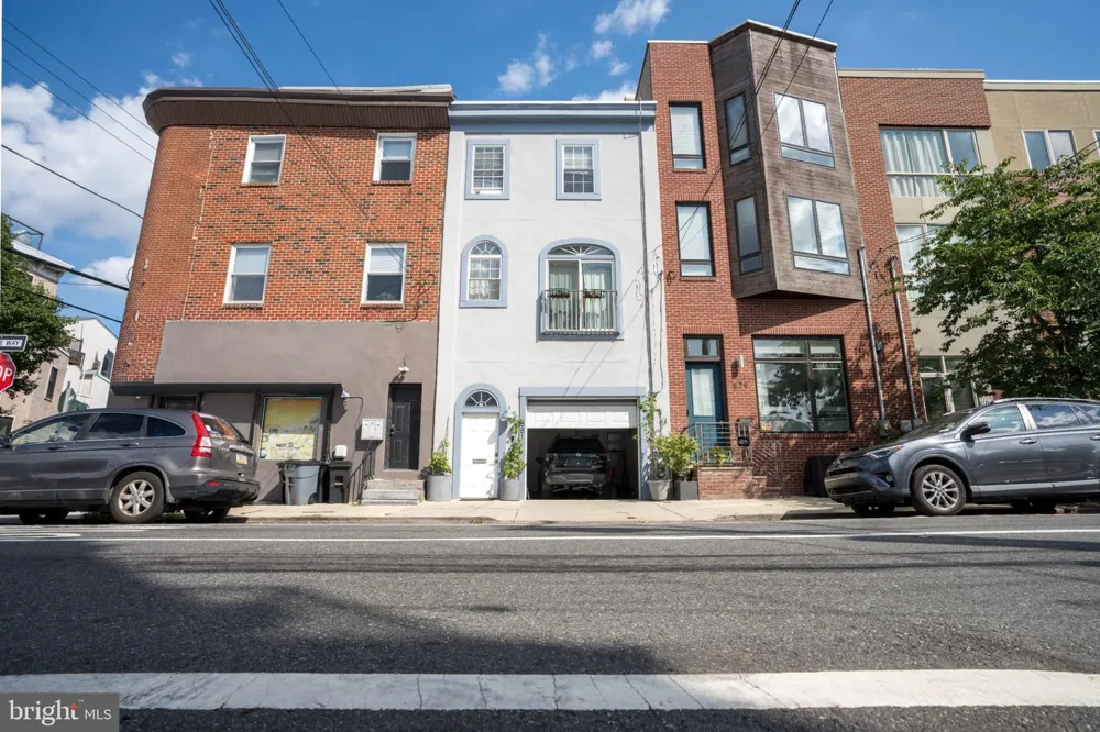 881 5TH STREET Philadelphia, PA 19123