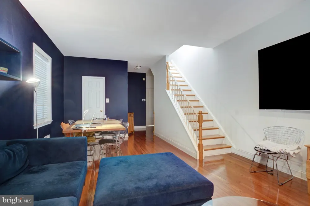881 5TH STREET Philadelphia, PA 19123