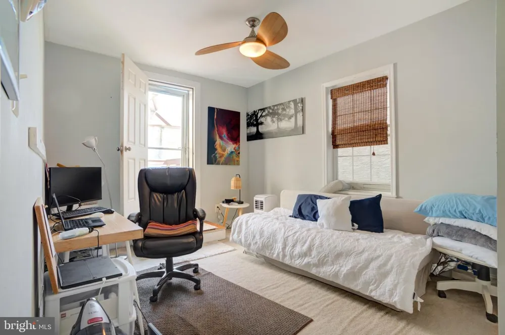 881 5TH STREET Philadelphia, PA 19123