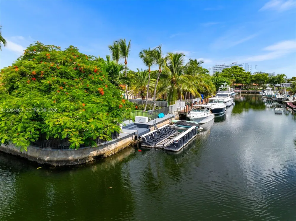 12905 Ixora Rd North Miami, FL 33181