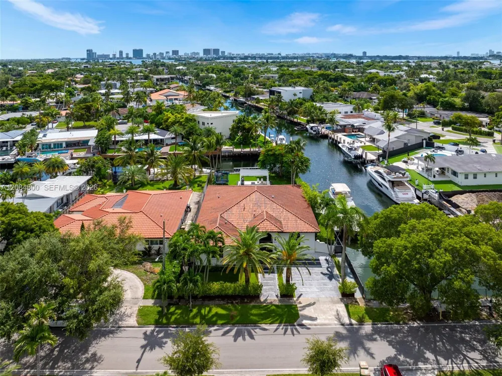 12905 Ixora Rd North Miami, FL 33181