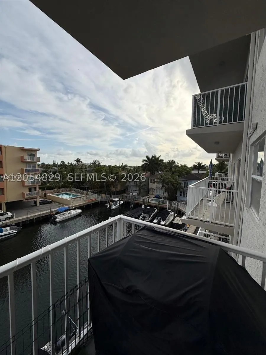 3536 NE 168th St #403 North Miami Beach, FL 33160