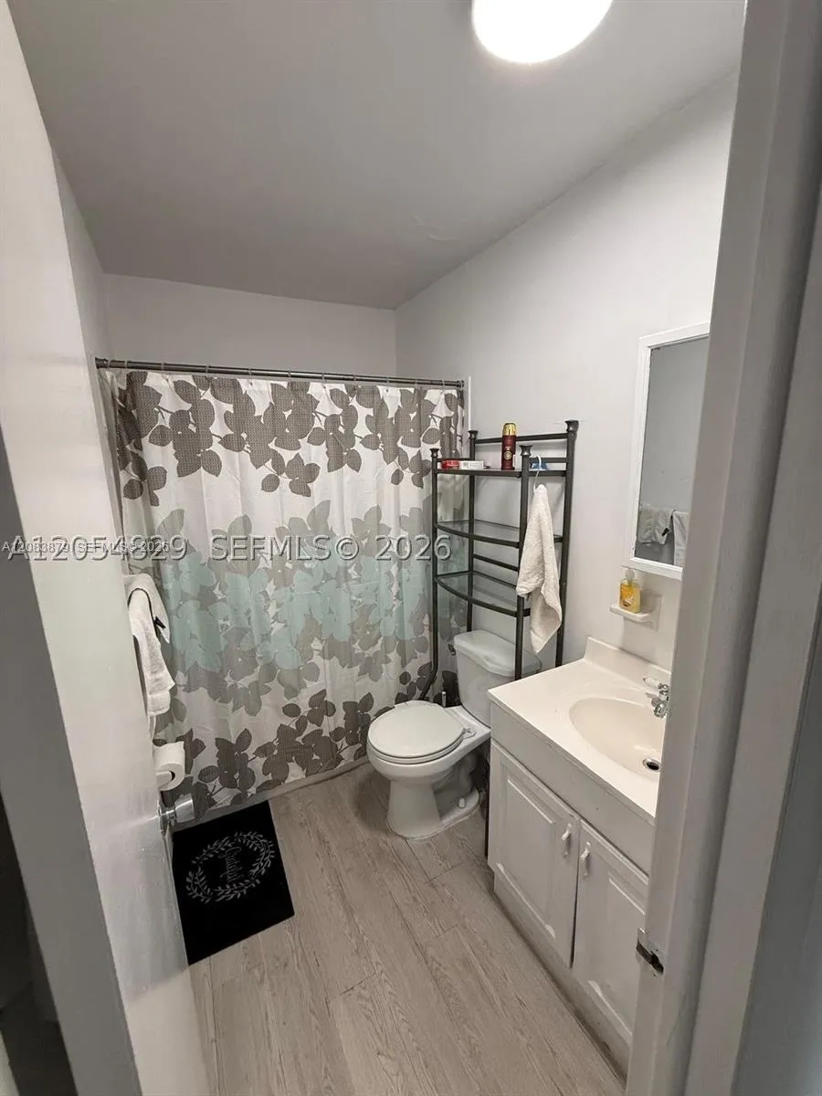 3536 NE 168th St #403 North Miami Beach, FL 33160