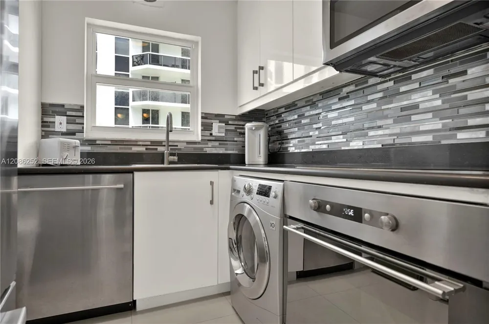 4747 Collins Ave #1008 Miami Beach, FL 33140