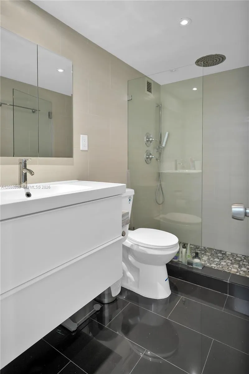 4747 Collins Ave #1008 Miami Beach, FL 33140