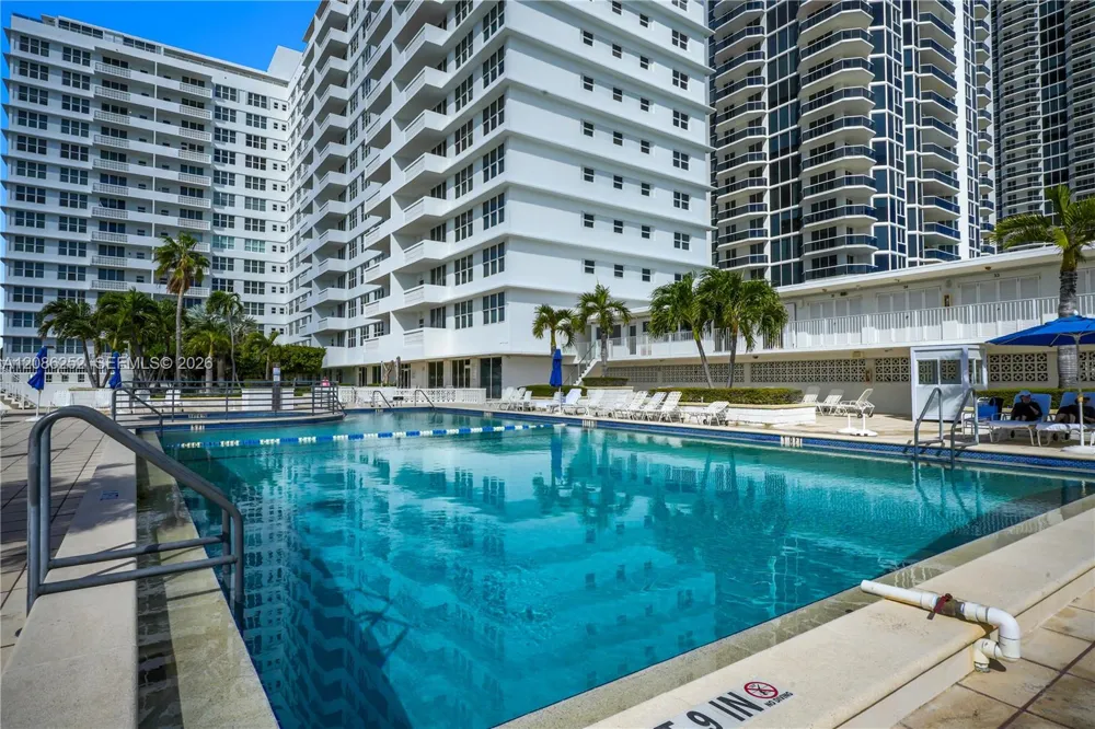 4747 Collins Ave #1008 Miami Beach, FL 33140