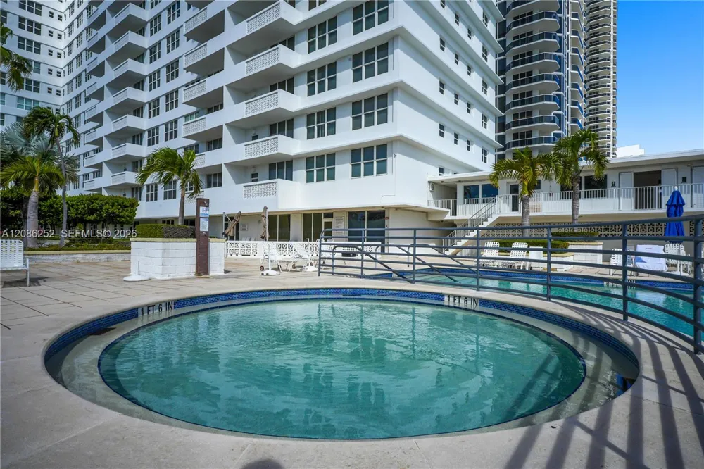 4747 Collins Ave #1008 Miami Beach, FL 33140