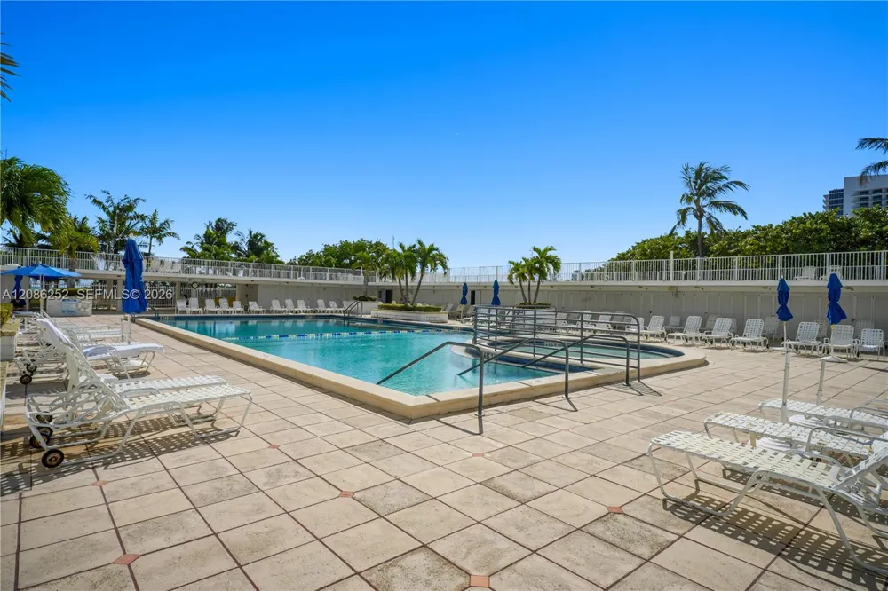 4747 Collins Ave #1008 Miami Beach, FL 33140