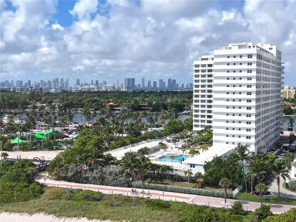 4747 Collins Ave #1008 Miami Beach, FL 33140