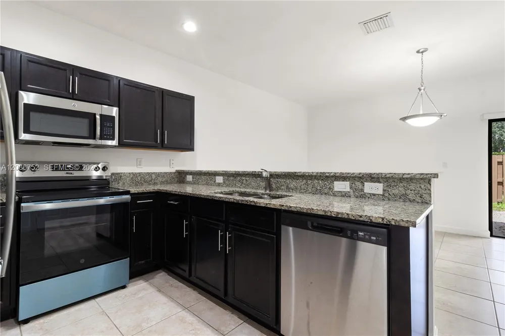 3217 SE 4th St #3217 Homestead, FL 33033